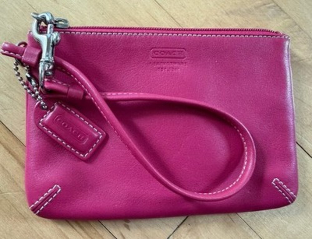 Coach Women's Leather Wristlet Coin Wallet Magenta Pink Corner Zip Charm EUC